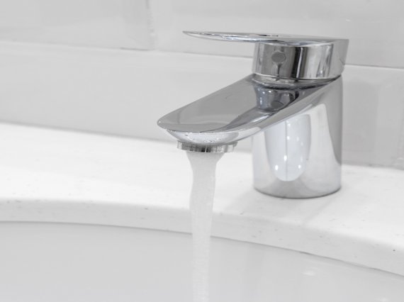 Ε FAUCET