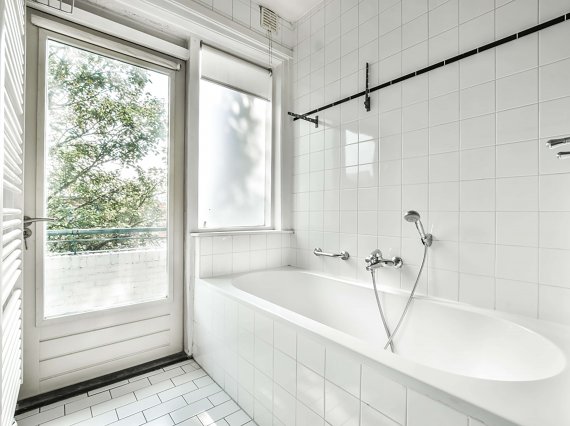 E BATHTUB